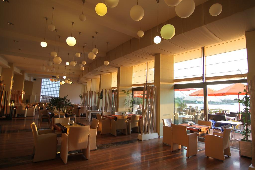 Hotel On Plonge Junior Mamaia Bagian luar foto