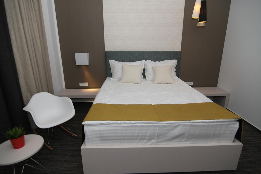Hotel On Plonge Junior Mamaia Ruang foto