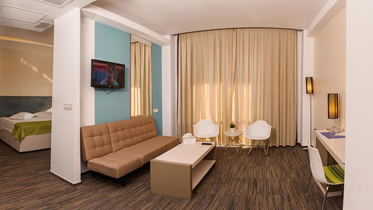 Hotel On Plonge Junior Mamaia Bagian luar foto